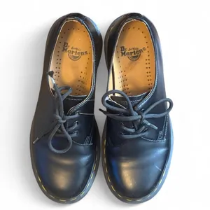 Dr. Martens 1461 Black Leather Oxford Shoes Women’s Size 6 AirWair 3 Eye Lace Up thumbnail 7