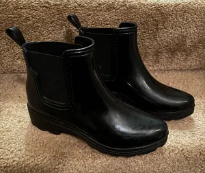 Black Boots Size 7 thumbnail 2