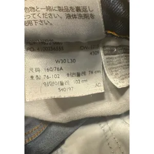 Levis 315 Jeans Womens 30 Blue Shaping Boot Cut Mid Rise Medium Dark‎ Wash Denim thumbnail 4