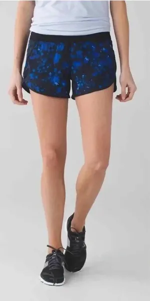 Lululemon Tracker nightsky 4” Shorts 6 blue black thumbnail 1