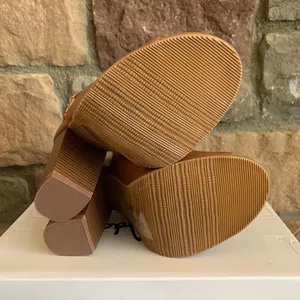 NEW IN BOX Camel Strappy Peep Toe Mules Size 7 thumbnail 3