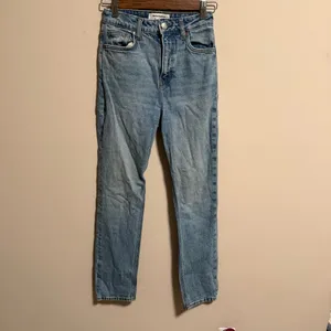 Reformation Liza Ultra High Rise Slim Straight Jeans in Malta- Size 25 thumbnail 3