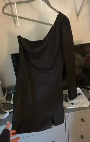 Black Mini One-Shoulder Lulus Dress thumbnail 1