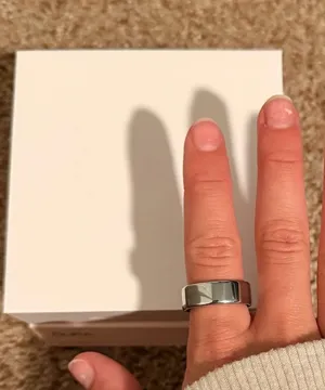 Oura Ring Silver Gen 4 - Size 9 thumbnail 1
