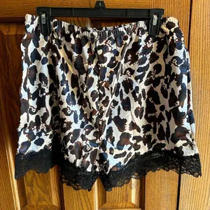 2 piece Leopard Sleep Set Cami & Shorts Size XL Silky Lingerie Pajamas thumbnail 5