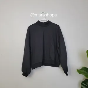 Levi's Black Mockneck Crop Sweatshirt thumbnail 2