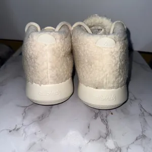 Allbirds Wool Runner-Up Mizzle Women‎ 8 Cream Fluffy Merino Mid Top Sneakers thumbnail 3