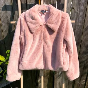 EXPRESS Blush Pink Super soft faux fur jacket M thumbnail 1
