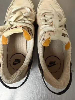 Women’s Nike waffle sneakers size 8.5 thumbnail 11