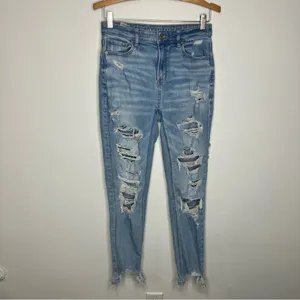 American Eagle destroyed mom jeans light wash‎ women’s size 4 long trendy casual thumbnail 2