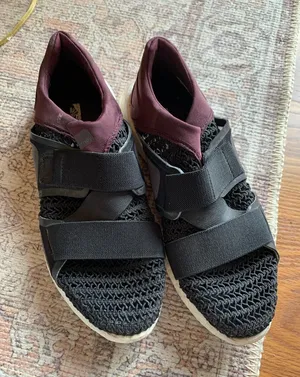 Adidas Black Purple Sneaker Athletic Shoes Women Size 6 Running Footwear thumbnail 1