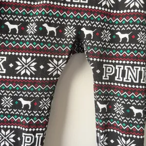 PINK Victoria's Secret Fair Isle Dog Patterned Pajama One Piece Onesie Jumpsuit thumbnail 4