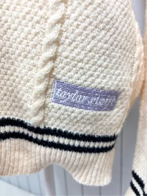 Taylor Swift‎ Cream Cable Knit Cardigan with Lavender Star Sleeves size M thumbnail 13
