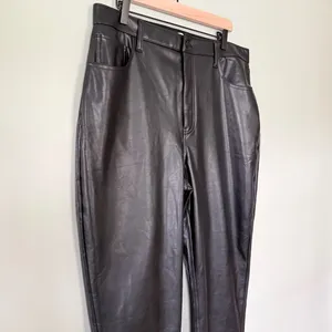Abercrombie & Fitch The 90s Straight Ultra High Rise Vegan Leather Black Size 33 thumbnail 6