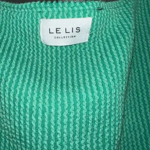 Le Lis crop tank thumbnail 2