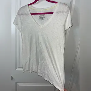 Patagonia Women’s White V-Neck Mesh Short Sleeve Basic Casual T-Shirt Size Large thumbnail 5