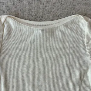UO BDG LONG SLEEVE thumbnail 5