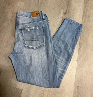 American eagle tomgirl jeans  thumbnail 3