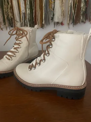 Cream Lace-Up Lug Sole Women’s Ankle Boots size 7 like new thumbnail 6