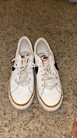 Nike shoes thumbnail 3