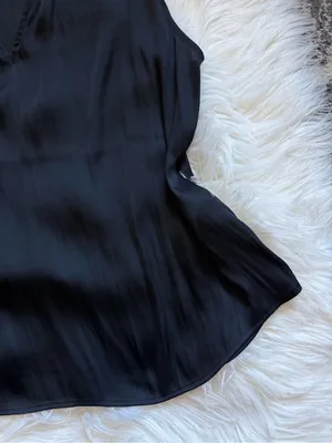 Banana Republic split neck shell tank thumbnail 2