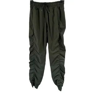 Aritzia Golden MoveTech Kinetic Joggers Womens Small Green Midrise Athletic Pant thumbnail 3