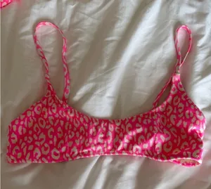 triangl swimwear Hot Pink Leopard Print Bikini thumbnail 1