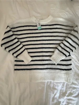Pink Clover Striped Crewneck Sweater - White & Black thumbnail 2