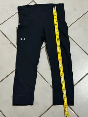 Under Armour‎ Women Yoga Capri Black Compression Athletic Leggings size M thumbnail 7