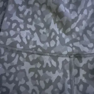 Lululemon align animal print pants 25” size 4 thumbnail 5