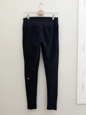 ALO High-Waist Alosoft Lounge Legging in Black Size L thumbnail 4