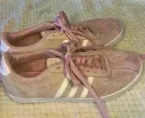 Adidas pink sneaker sz 9 casual preppy Barbie streetwear comfy school *flaw thumbnail 1