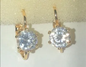Avon Vintage Gold Tone Round CZ Rhinestone Dainty Pierced Earrings thumbnail 1