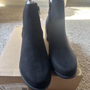 NEW JUSTFAB Black Alexis Ankle Boot Women's Size 9.5 Zip Up‎ thumbnail 1