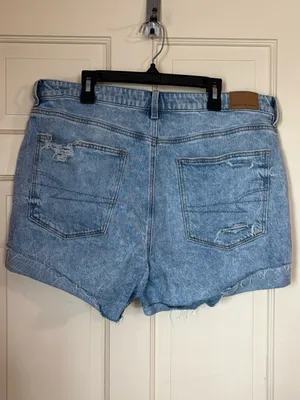 American Eagle Blue Denim Mom Shorts High Rise Frayed Hem Stretch Size 14 thumbnail 6