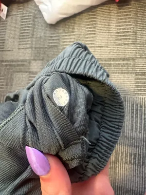 Lululemon Shorts 2.5" Hotty Hot thumbnail 2