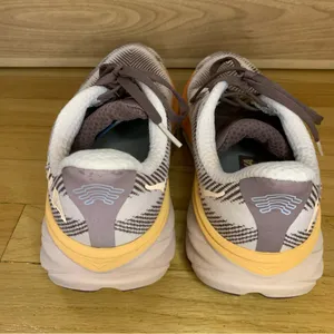 Hoka One One Clifton 9 GTX Sneakers Cosmic Pearl / Smokey Quartz - Size 8.5 thumbnail 4