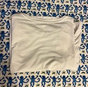 Lululemon Tee White thumbnail 2