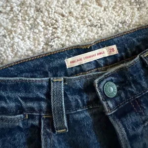 Levi‘s Cinch Ribcage Straight Ankle‎ Jeans Sz 28 in Blue Viral Trend thumbnail 3