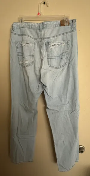 American Eagle Mom Straight Jeans thumbnail 3