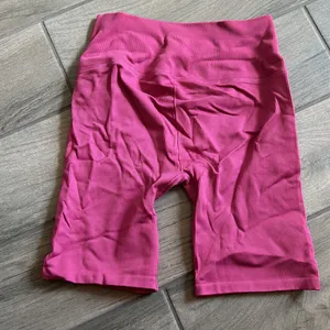 Alo mindful movement ribbed bike shorts thumbnail 5