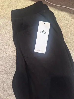 Alo Yoga Sweatpants thumbnail 2