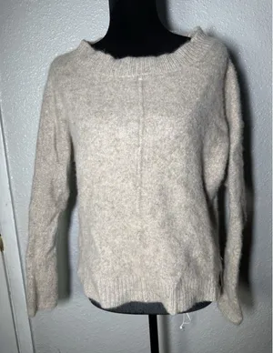 New Scotland 100% Cashmere Sweater Women’s Size M Beige Pullover Knit thumbnail 1