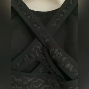 Gymshark black sports bra thumbnail 4