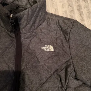 The North Face Womens Jester Quilted Jacket Grey Full Zip Puffer Small‎ Heather thumbnail 3