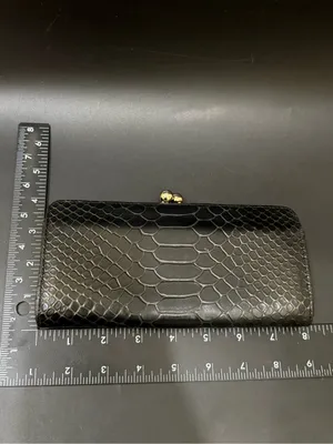 Vintage HOBO International Black Embossed Croc Leather Kiss-lock Clutch Wallet thumbnail 7