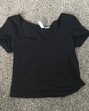 Basic black tee Size XS thumbnail 1