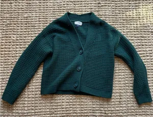 Green Sweater  thumbnail 1