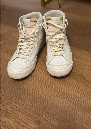Nike High-Top Sneakers Women’s thumbnail 3