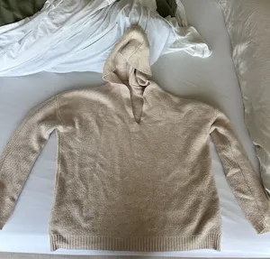 Tan pullover thumbnail 1
